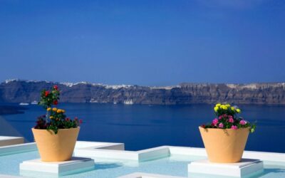 Exploring the Imposing Santorini Caldera – A Gem in Santorini’s Tiara